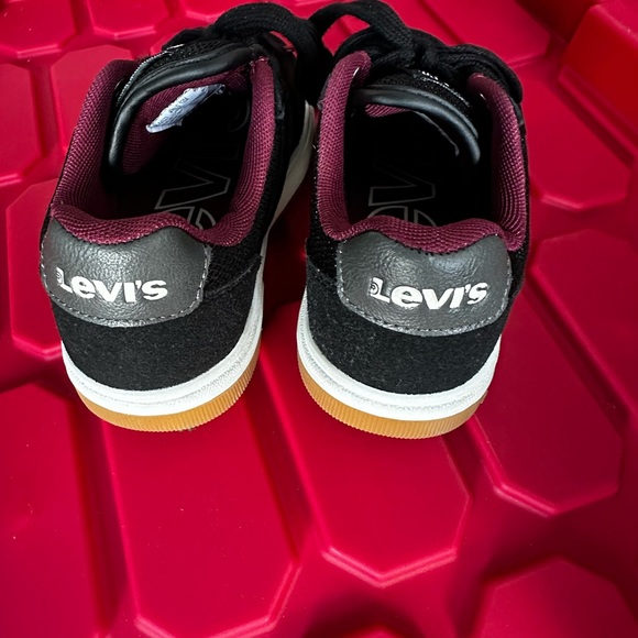 Levi's Kids Black and Maroon Sneakers - Picture 1 of 4